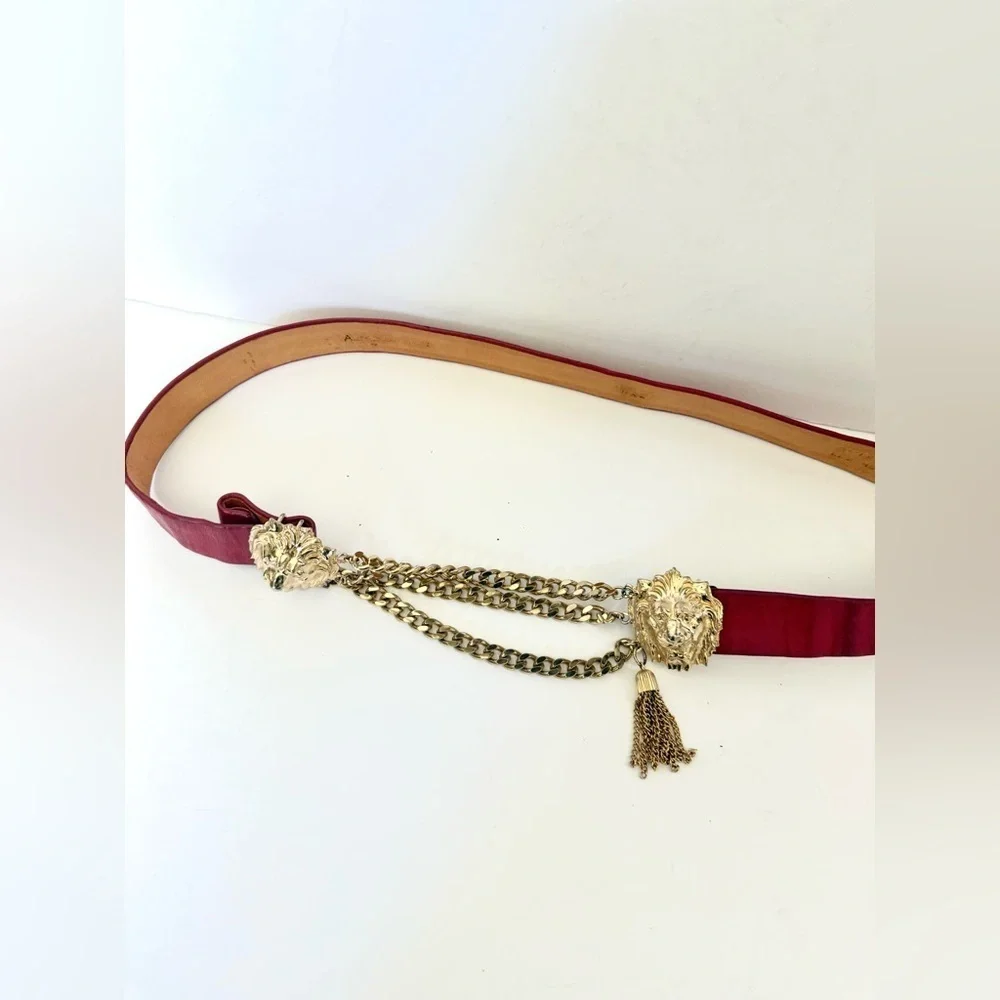 Vintage 80s Accessocraft NYC Signed Gold Lion Head Chain Tassel Buckle Belt